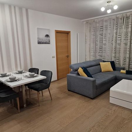ברטיסלאבה Stylish Panorama City Family Suite מראה חיצוני תמונה