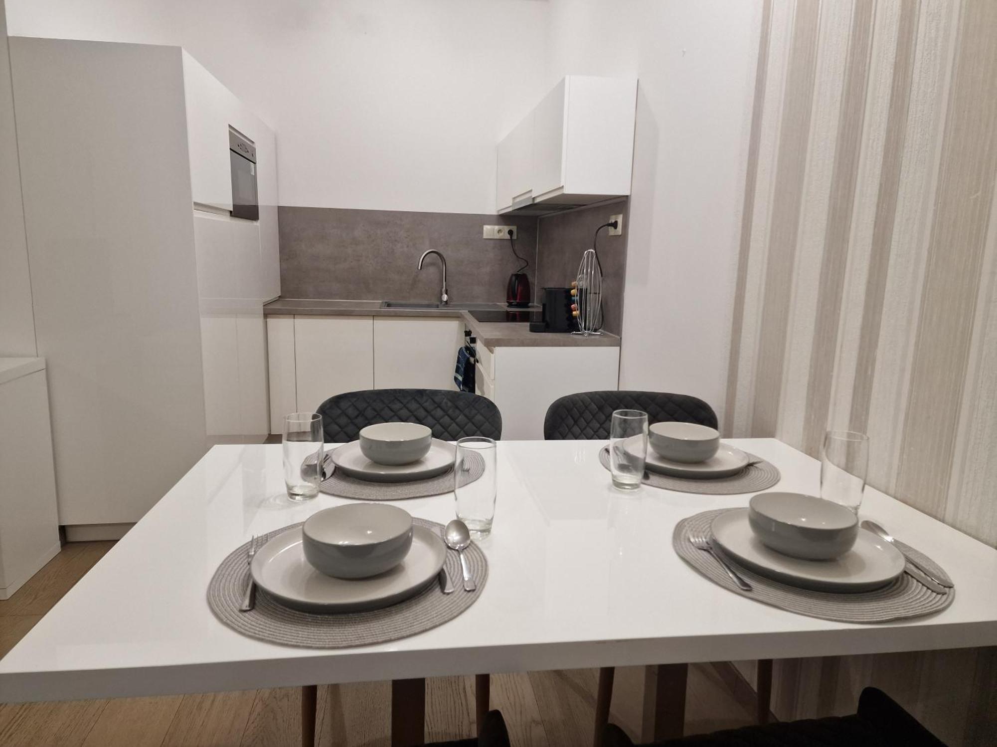 ברטיסלאבה Stylish Panorama City Family Suite מראה חיצוני תמונה